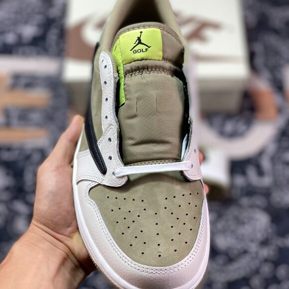 Travis Scott x Air Jordan 1 Low Golf 'Neutral Olive' - Picture 2 of 9